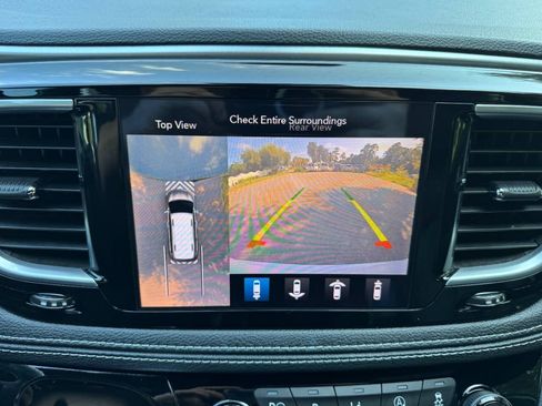 Used 2019 Chrysler Pacifica Limited w/ Advanced Safetytec Group FWD image 23
