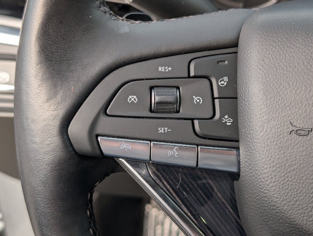 Used 2024 Cadillac XT6 Premium Luxury w/ LPO, Floor Liner Package AWD/4WD image 27