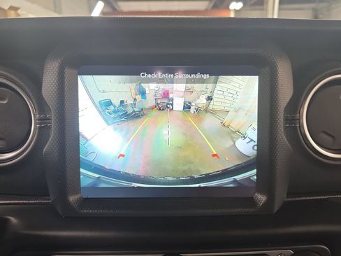 Used 2021 Jeep Wrangler Unlimited Sahara image 22