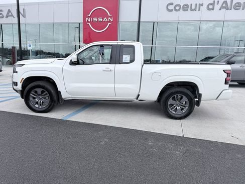 Certified 2025 Nissan Frontier SV w/ SV Convenience Package image 2