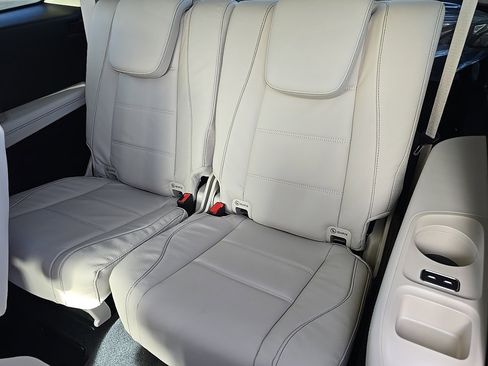 New 2026 Mercedes-Benz GLS 450 4MATIC image 34