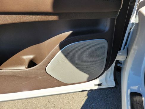 Used 2017 Lincoln MKX Black Label w/ Driver Assistance Package image 24