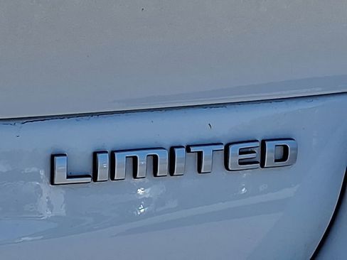 Used 2024 Jeep Grand Cherokee L Limited AWD/4WD image 30