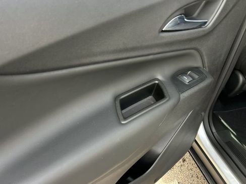 Used 2020 Chevrolet Equinox LT FWD image 22