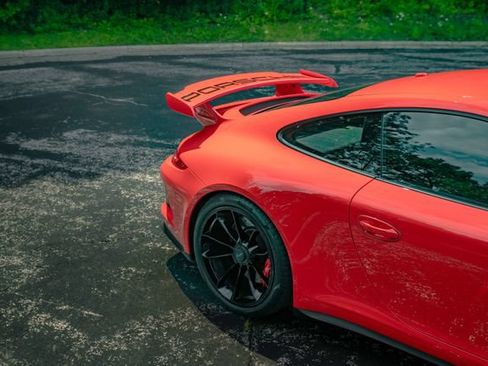 Used 2015 Porsche 911 GT3 RWD image 32