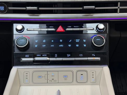 Certified 2025 Hyundai Santa Fe Calligraphy image 16