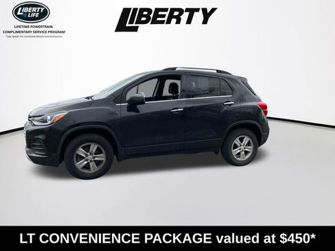 Used 2020 Chevrolet Trax LT w/ LT Convenience Package image 2