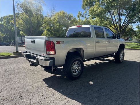 Used 2013 GMC Sierra 2500 SLT w/ SLT Convenience Package AWD/4WD image 5