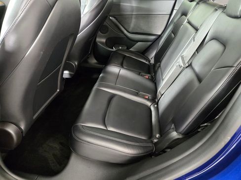 Used 2022 Tesla Model Y Long Range image 17