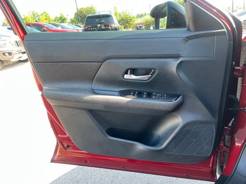 Certified 2025 Nissan Kicks SV FWD image 11