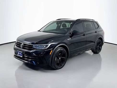 Certified 2023 Volkswagen Tiguan SE R-Line image 1
