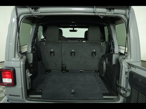 Used 2022 Jeep Wrangler Unlimited Sport image 11