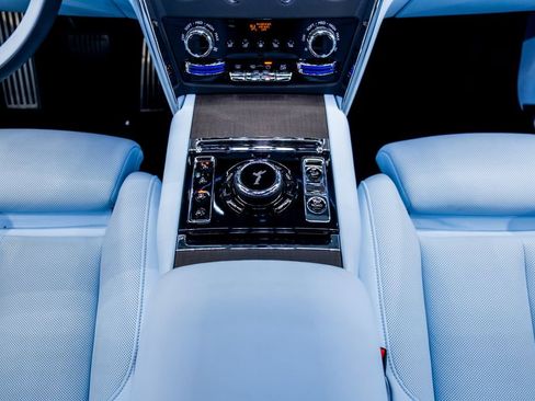 Used 2025 Rolls-Royce Cullinan image 31