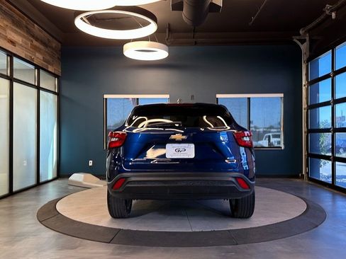 Used 2024 Chevrolet Trax LS w/ LS Convenience Package image 4