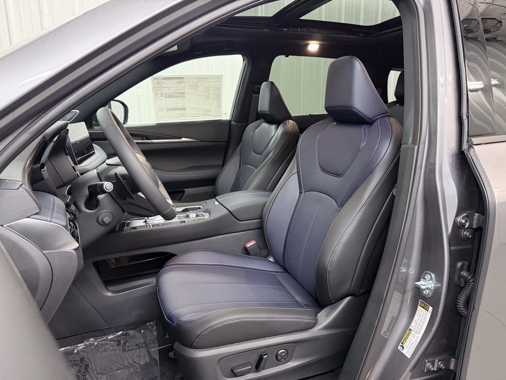 Certified 2026 INFINITI QX60 Sport w/ Dark Cargo Package AWD/4WD image 13