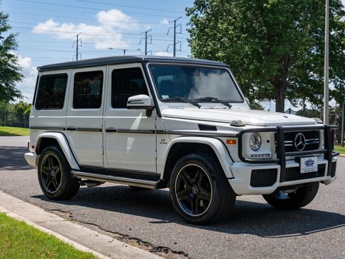 Used 2017 Mercedes-Benz G 63 AMG 4MATIC image 4