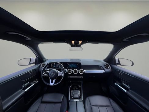 Used 2022 Mercedes-Benz GLB 250 4MATIC image 18