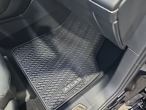 New 2026 Volkswagen Atlas Cross Sport SEL Premium R-Line image 14