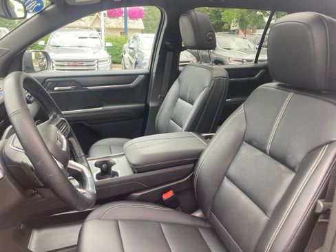 Certified 2024 GMC Acadia Elevation w/ Luxury Package AWD/4WD image 34