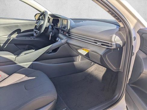 New 2026 Hyundai Elantra SE FWD image 21