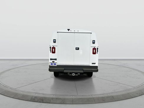New 2025 GMC Savana 3500 w/ Power Convenience Package RWD image 7