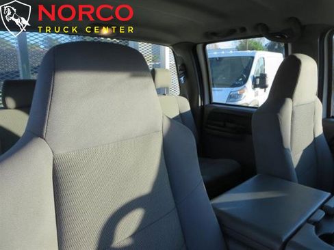 Used 2006 Ford F550 2WD Crew Cab Super Duty image 10