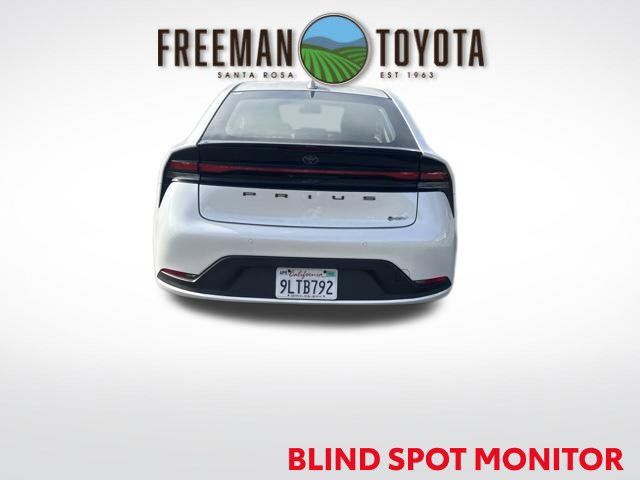 Used 2024 Toyota Prius LE FWD image 6