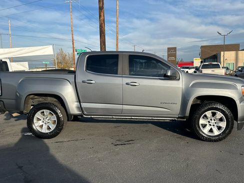 Used 2018 GMC Canyon SLE w/ SLE Convenience Package image 3