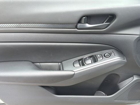 Certified 2025 Nissan Altima 2.5 S FWD image 14