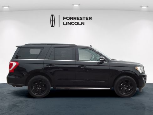 Used 2020 Ford Expedition XLT w/ Equipment Group 202A AWD/4WD image 2