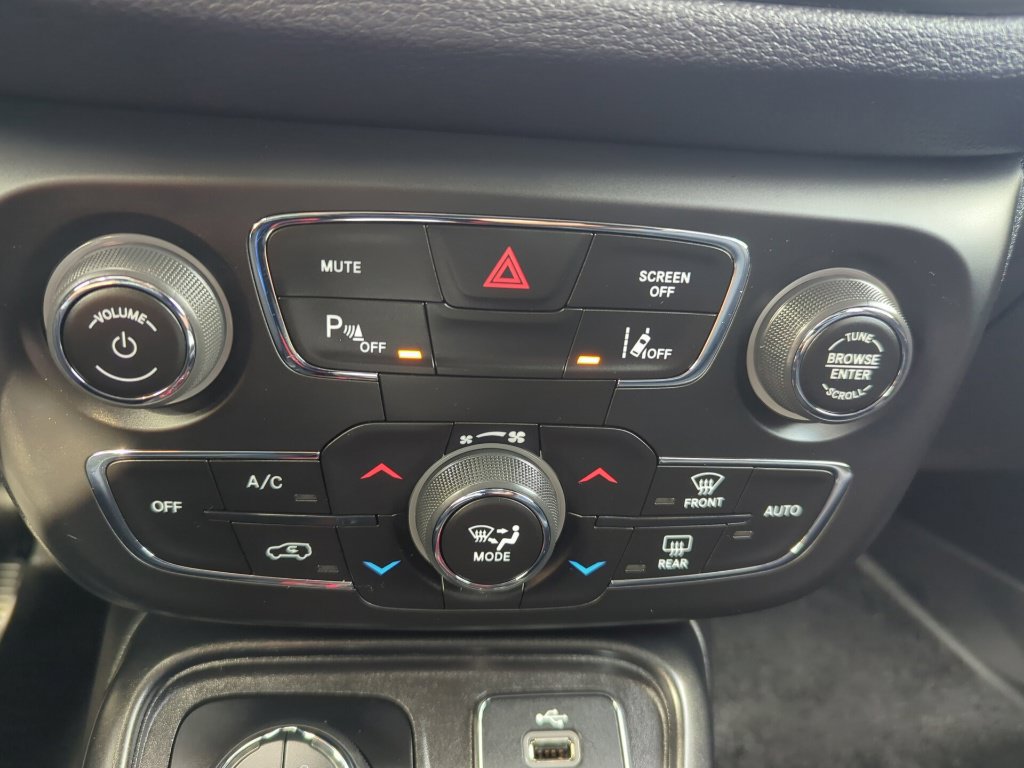 Used 2017 Jeep Compass Trailhawk w/ Leather Interior Group AWD/4WD image 23