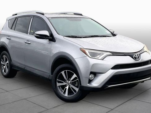 Used 2016 Toyota RAV4 XLE FWD image 3