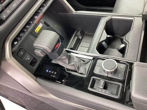 Used 2023 Toyota Tundra Limited w/ TRD Off-Road Package AWD/4WD image 31