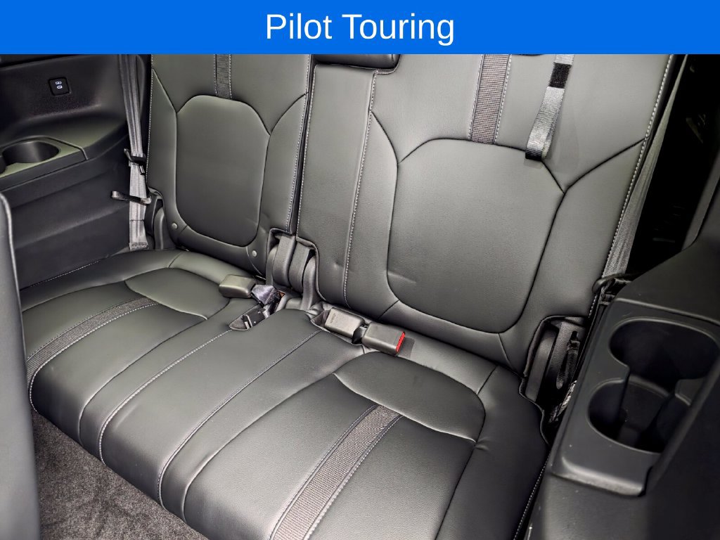 Used 2025 Honda Pilot Touring image 17