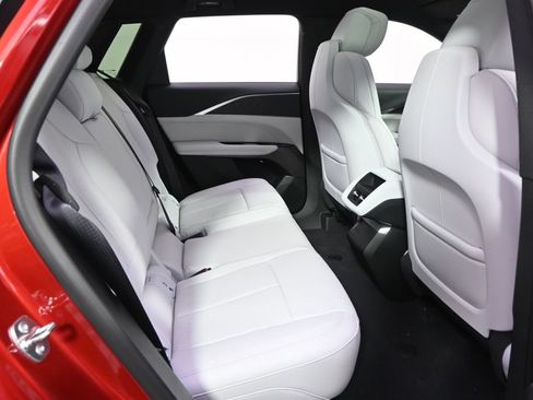New 2026 Cadillac Lyriq Luxury w/ LPO, Floor Liner Package AWD/4WD image 18