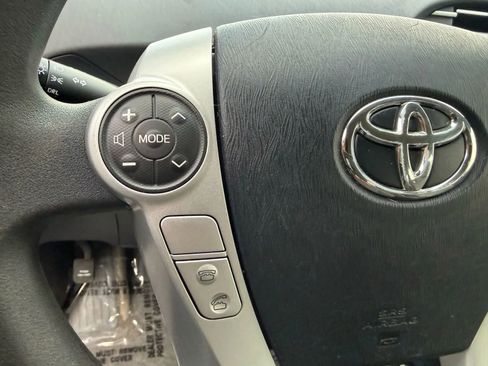 Used 2013 Toyota Prius Two image 21