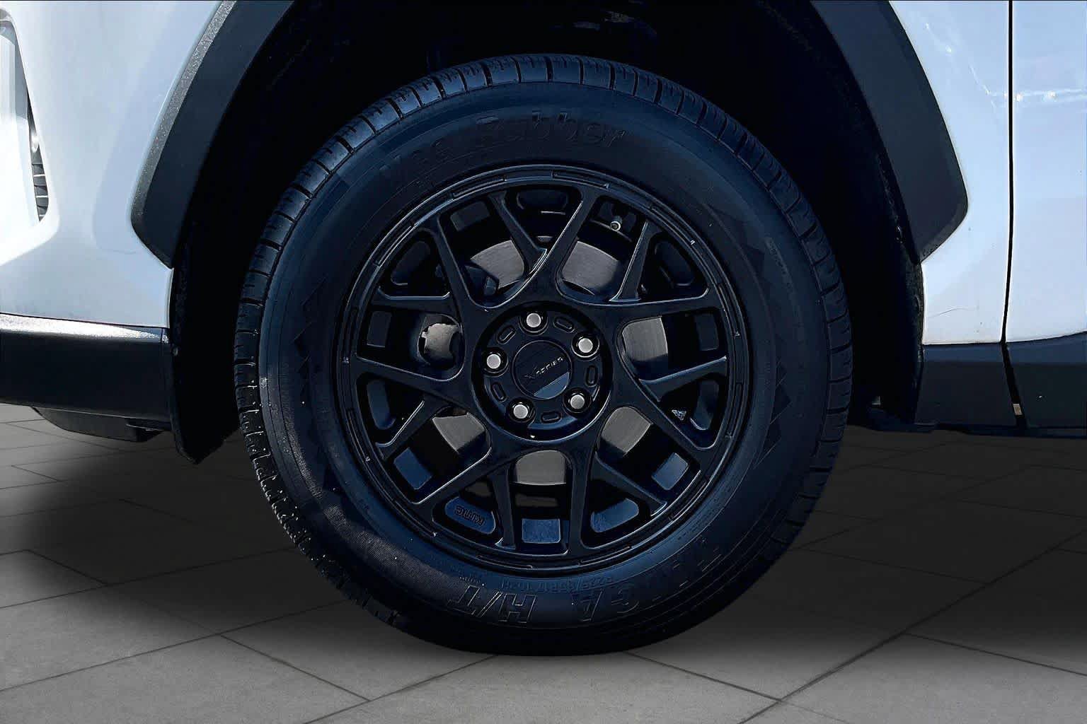 Used 2021 Toyota RAV4 XLE AWD/4WD image 11