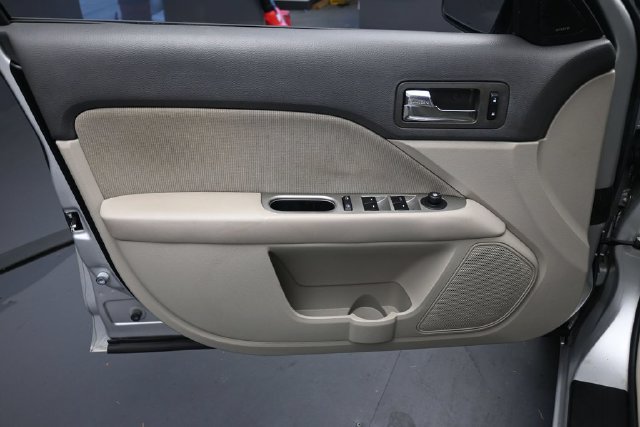 Used 2010 Ford Fusion Hybrid FWD image 15