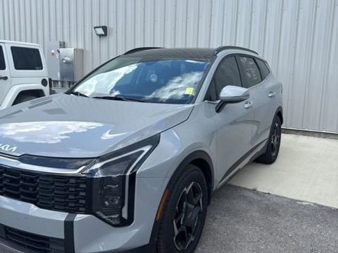 Used 2026 Kia Sportage EX FWD image 1