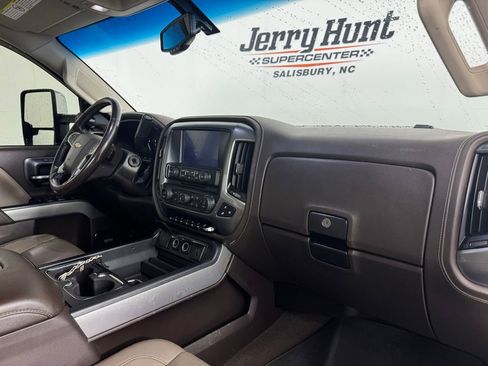Used 2019 Chevrolet Silverado 2500 LTZ w/ Duramax Plus Package AWD/4WD image 34