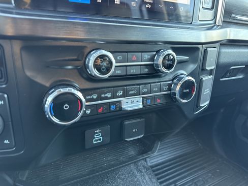 Used 2025 Ford F250 Lariat image 23