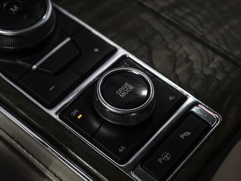 Used 2021 Ford Expedition Platinum image 23