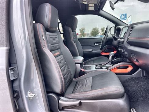 Used 2024 Nissan Frontier PRO-4X w/ Pro Convenience Package image 12