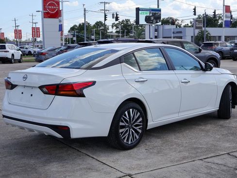 Used 2025 Nissan Altima 2.5 SV FWD image 21