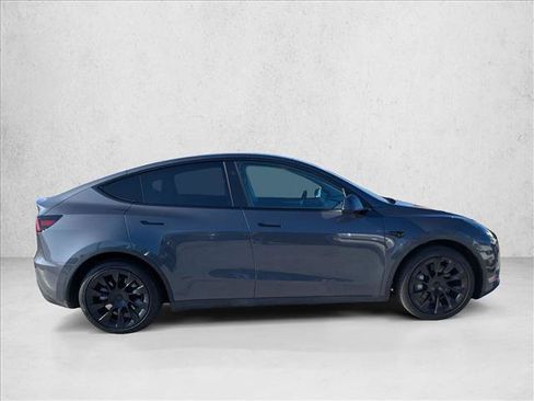 Used 2023 Tesla Model Y Long Range AWD/4WD image 4
