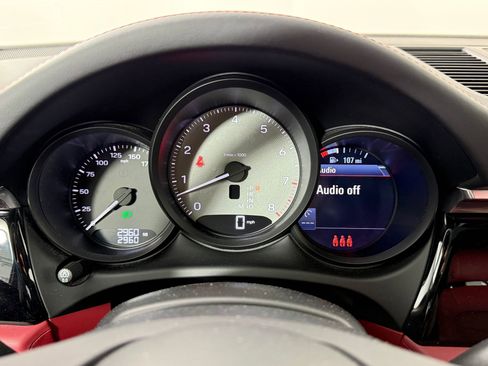 Used 2025 Porsche Macan S image 29