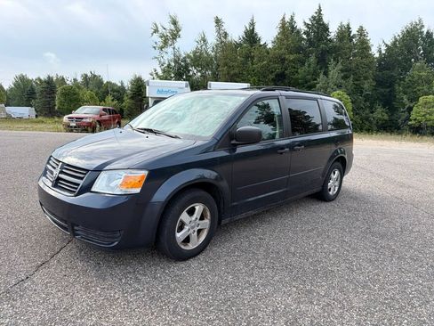 Used 2008 Dodge Grand Caravan SE FWD image 2