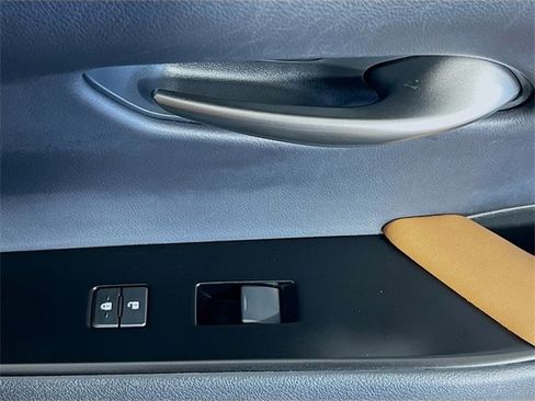 Used 2020 Lexus UX 250h image 31