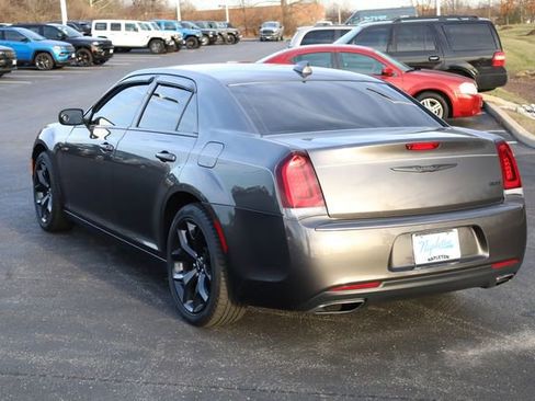 Used 2022 Chrysler 300 Touring w/ Sport Appearance Package image 6