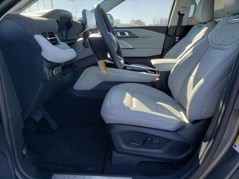 New 2026 Ford Explorer Platinum w/ LUX Leather Package image 12